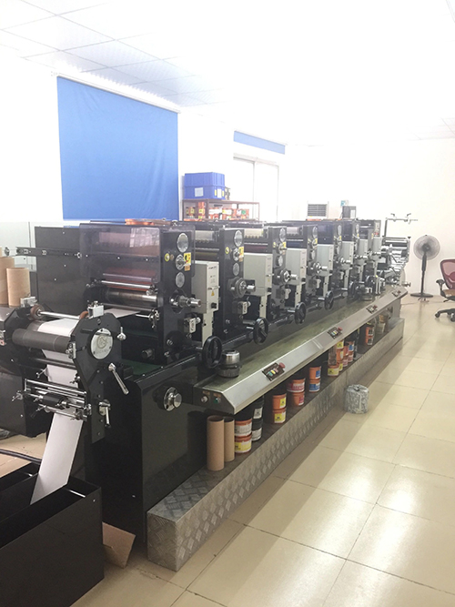 卷筒不干膠印刷機(jī)